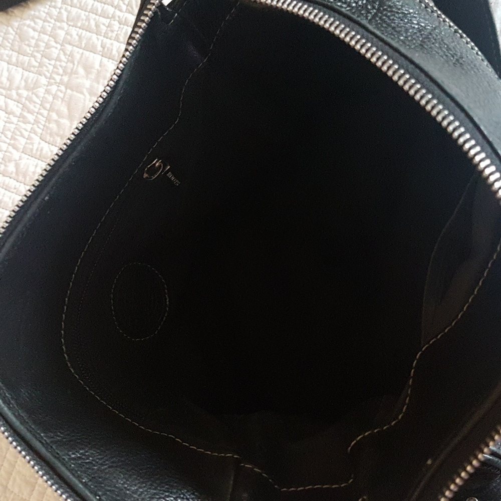 Roots Black Leather Shoulder Bag - Picture 5 of 14